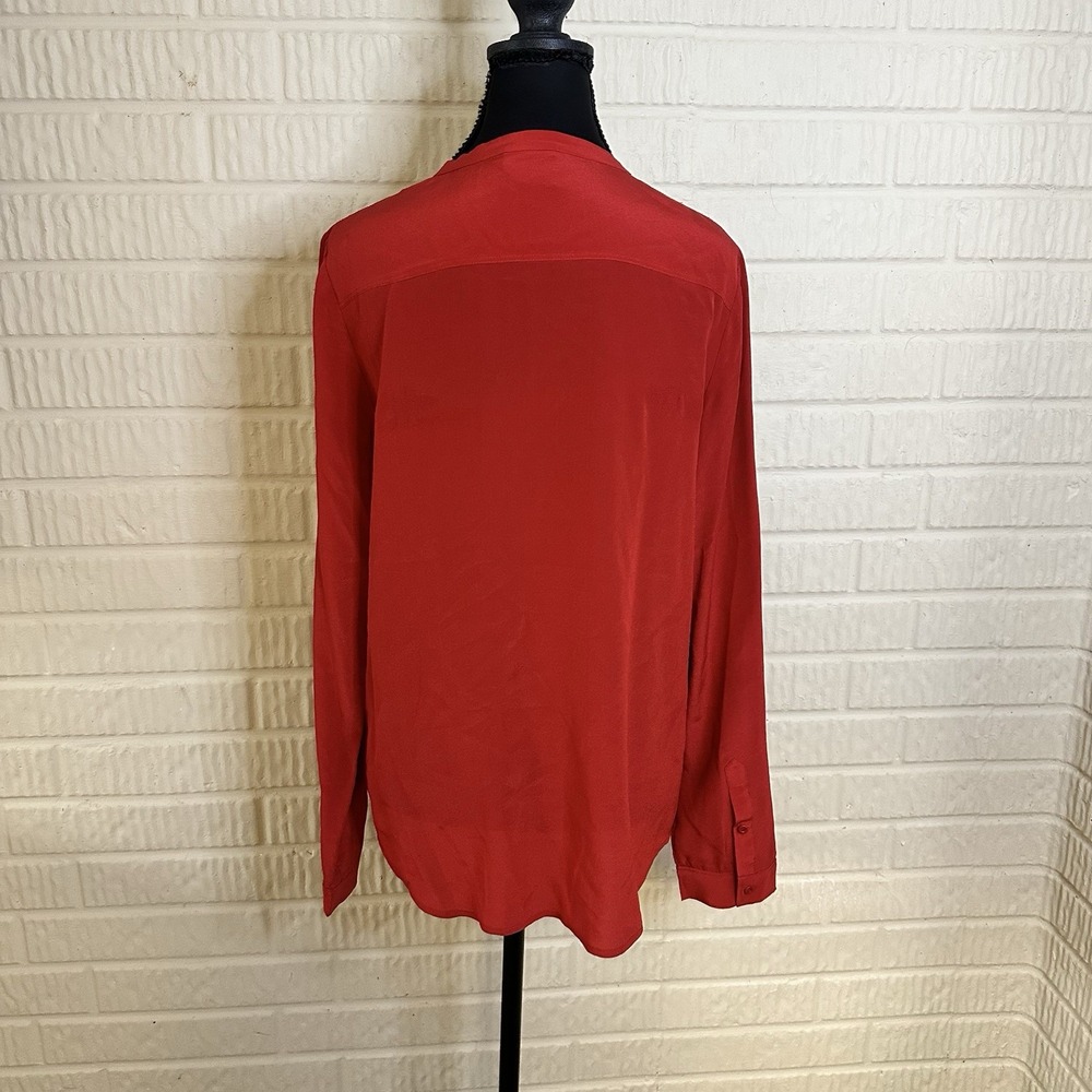 Trouve 100% Silk Button Down Blouse Sz S Red Minimalist V Neck Preppy Old Money - Picture 4 of 6